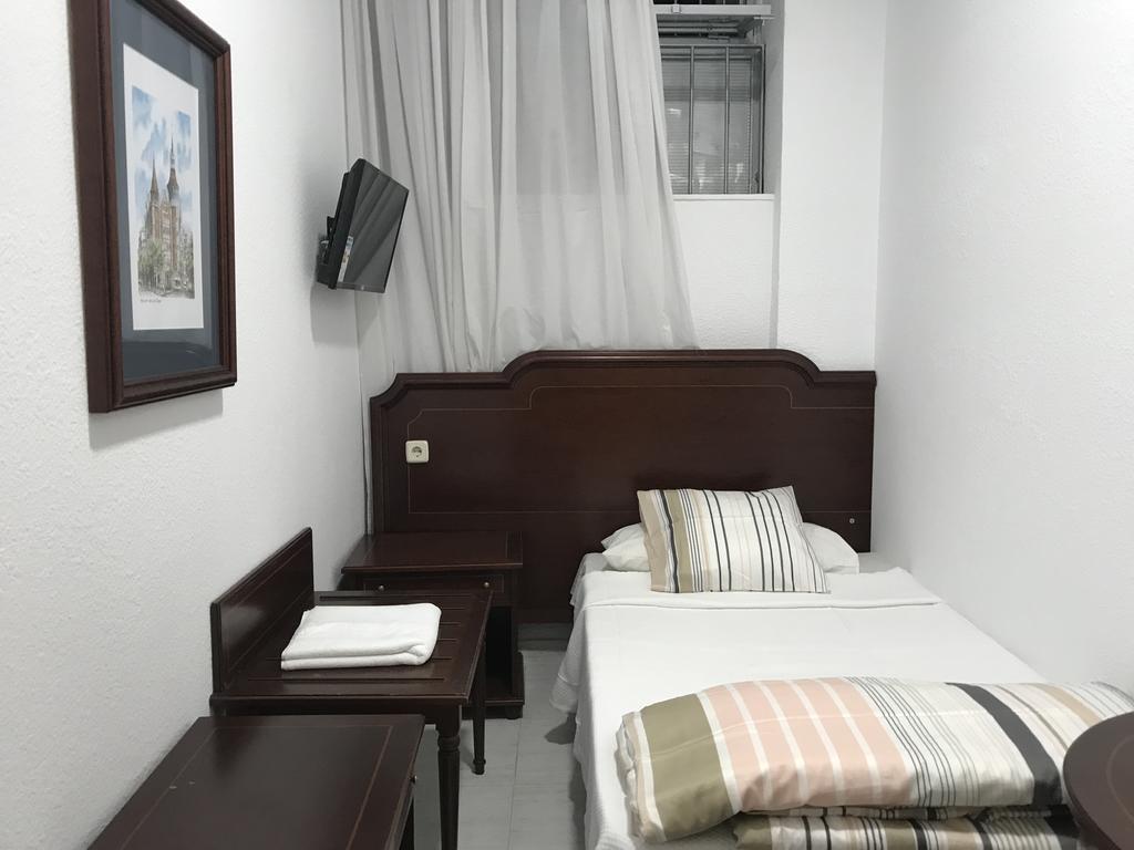Hostal Lavapies Madrid Exterior foto