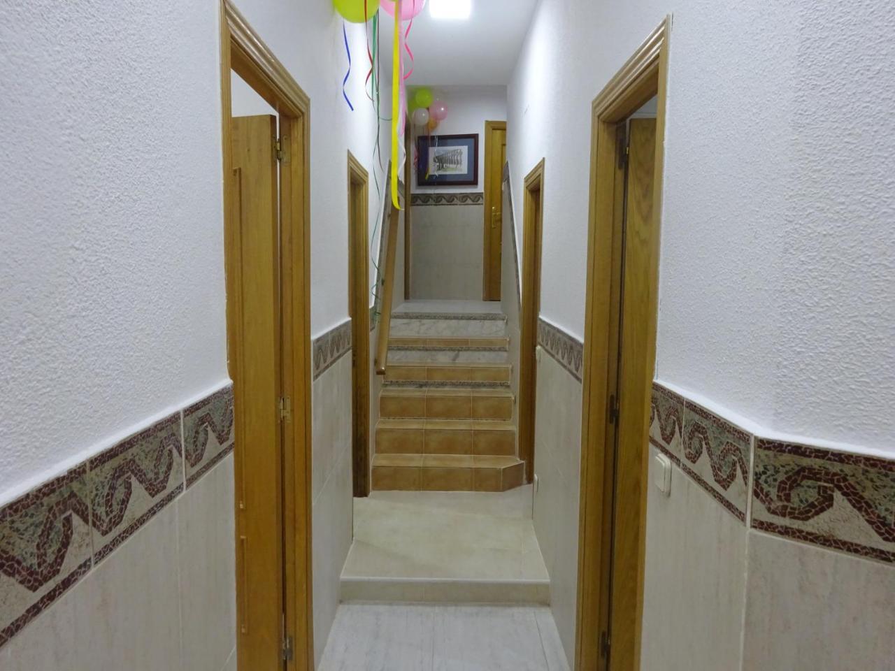 Hostal Lavapies Madrid Exterior foto